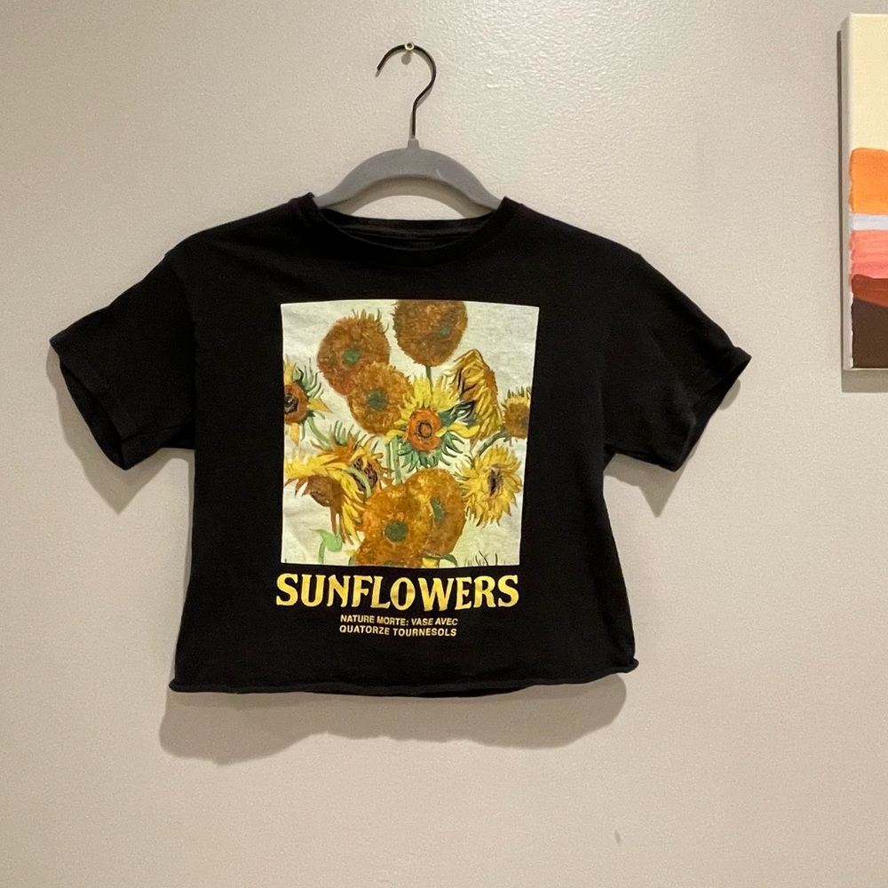 Crop Graphic Tee XS 🌻
